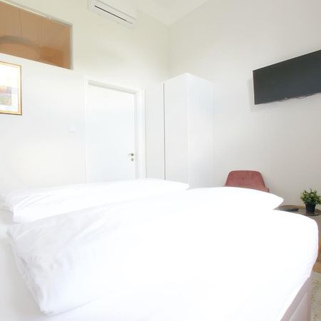 Europest Luxury Suites Budapest Exterior photo