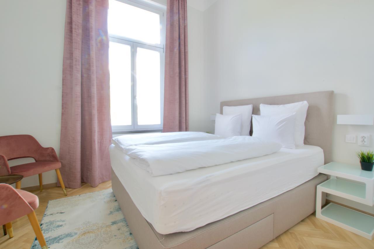 Europest Luxury Suites Budapest Exterior photo