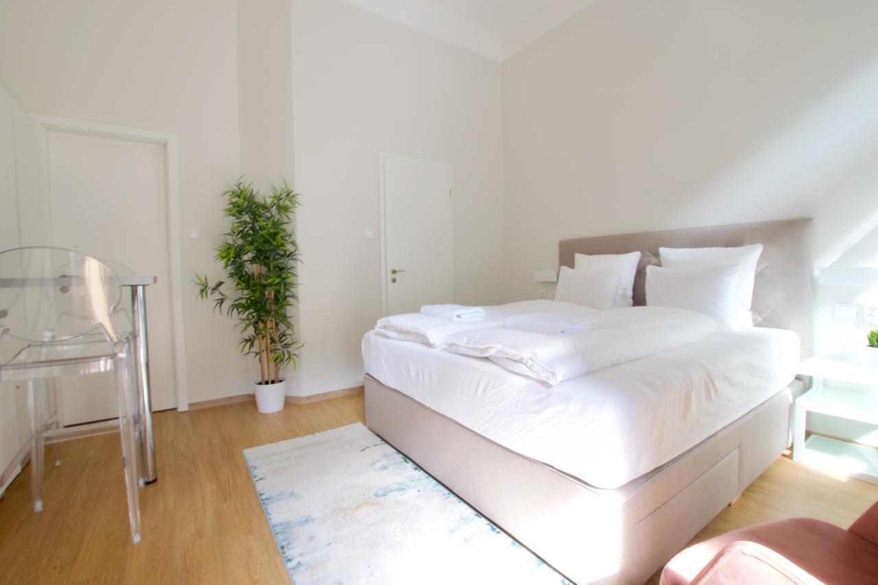 Europest Luxury Suites Budapest Exterior photo
