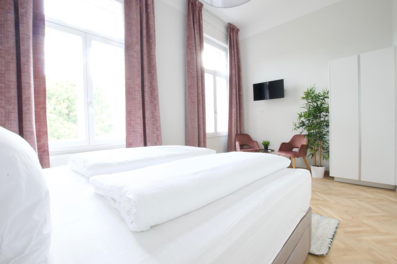 Europest Luxury Suites Budapest Exterior photo
